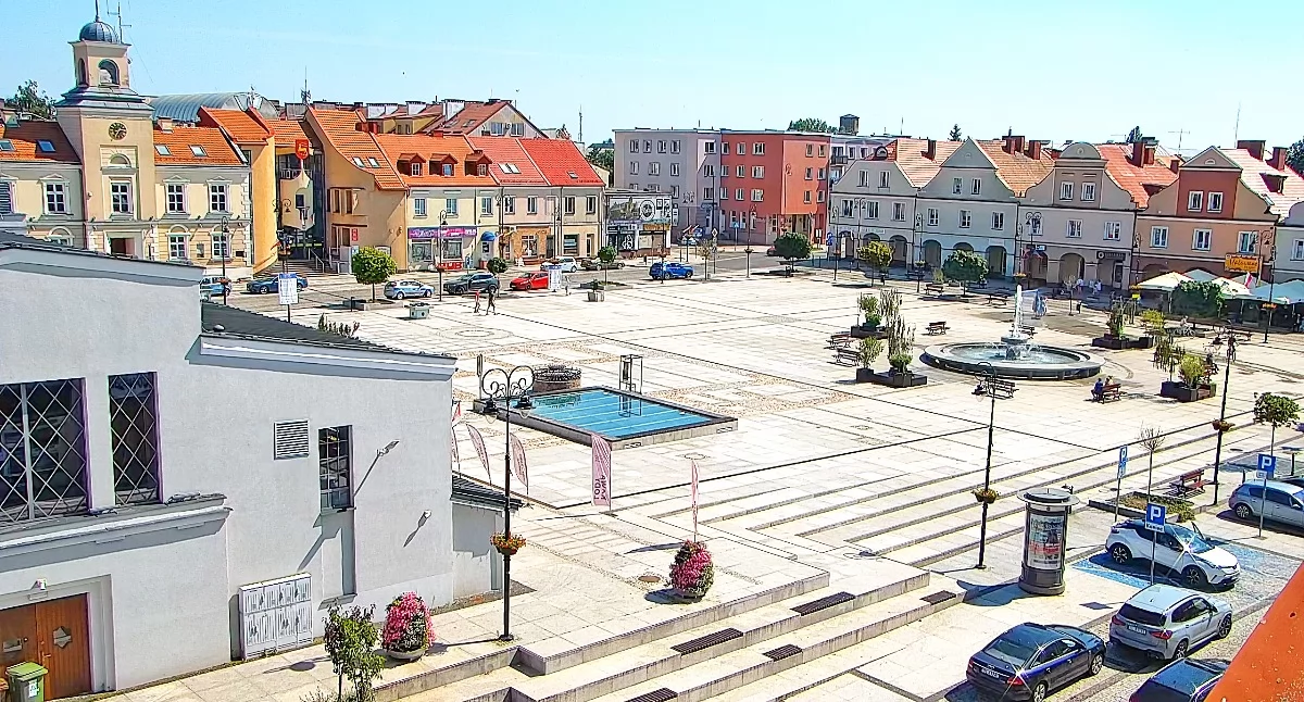 Czterdzieści stopni na termometrach. „Walizka” chowa się przed słońcem, ale gra dalej [ZMIANY W PROGRAMIE]