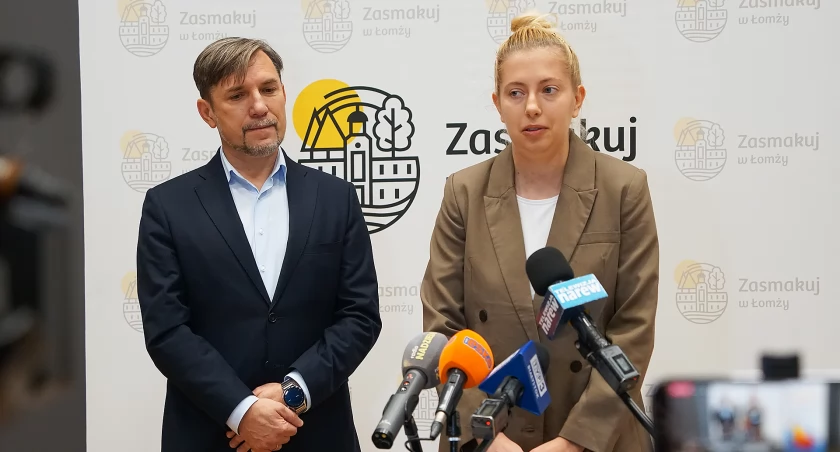 Na zdjęciu Angelika Obrycka, której pomysł pn. „Centrum Nauki Kopernik w Hali Kultury – wystawa objazdowa i pokazy naukowe”, zgłoszony w kategorii Młodzieżowy Budżet Obywatelski, zdobył najwięcej, bo aż 3571 głosów