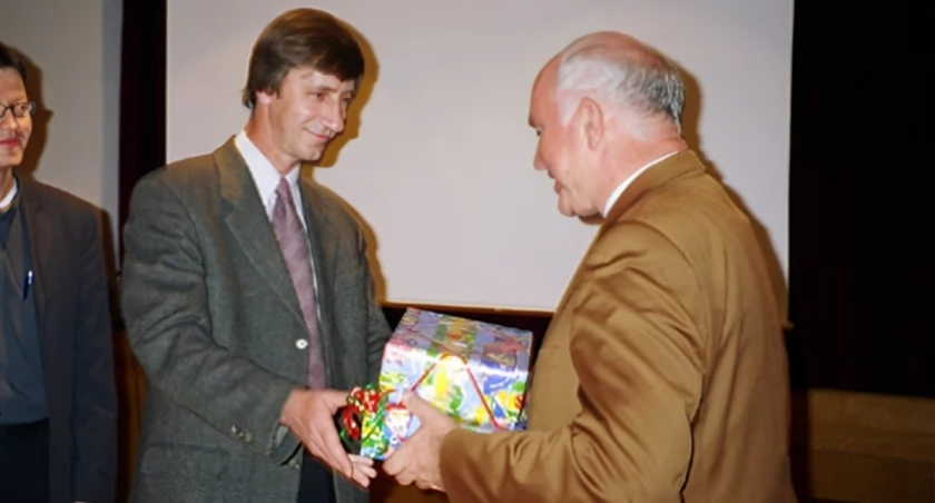 2004 rok. Starosta łomżyński Wojciech Kubrak (fot. powiatlomzynski.pl)