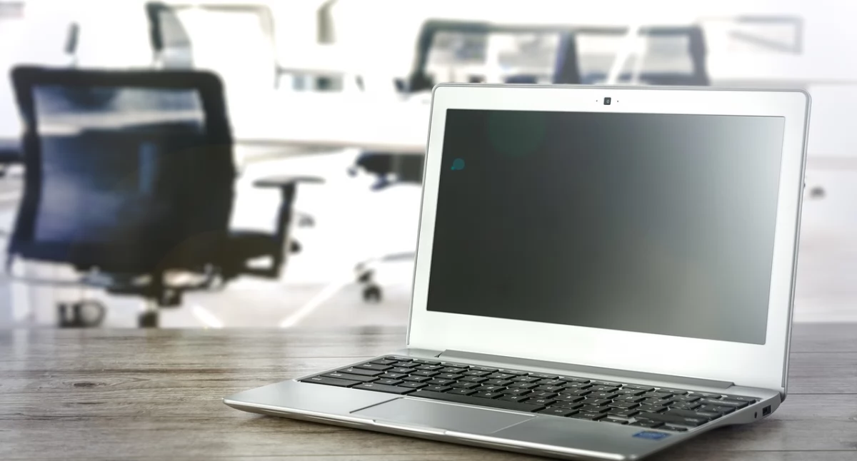 Biznes, zwrócić uwagę zakupie laptopa - zdjęcie, fotografia