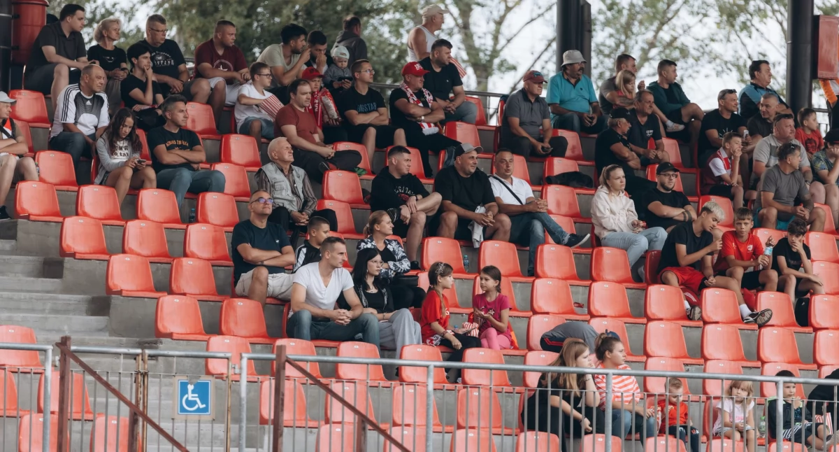 Piłka nożna, bilet Zrób teraz - zdjęcie, fotografia