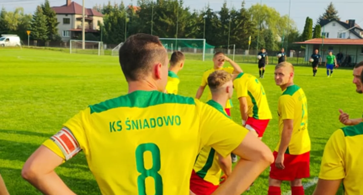Piłka nożna, Trudne zadanie przed Będą królami wyjazdów - zdjęcie, fotografia