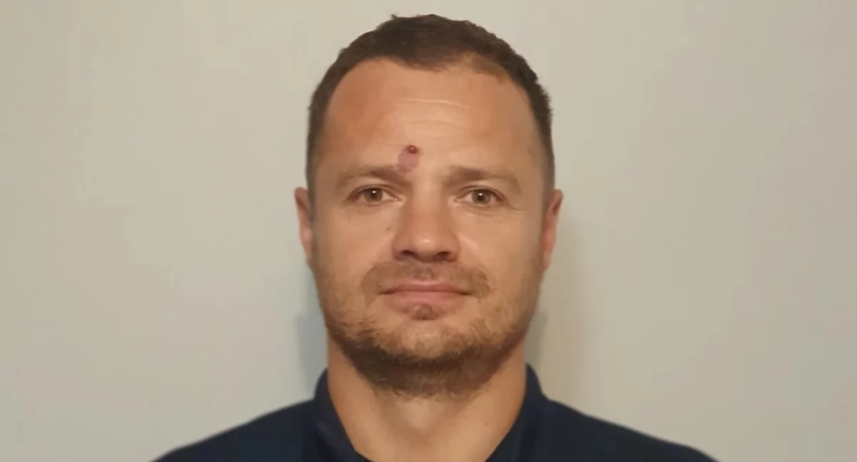 Piłka nożna, Forty Brzeziński Przeskakujemy trawy parkiet Jedziemy dobrze bawić - zdjęcie, fotografia