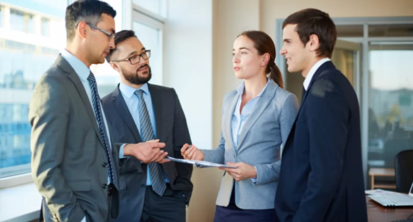 https://www.freepik.com/free-photo/employees-reviewing-clipboard_866673.htm