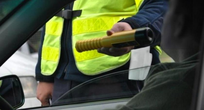 Pijany kierowca stracił prawo jazdy