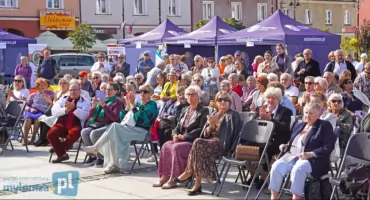 Prawie 400 tysięcy złotych na wsparcie seniorów w Łomży