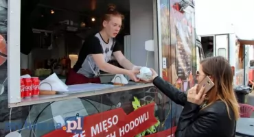 Festiwal Food Trucków w Łomży. Przysmaki z kuchni całego świata na Starym Rynku