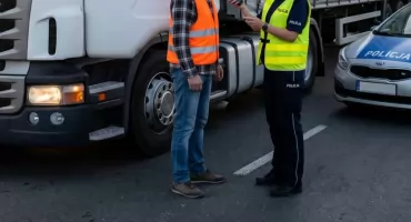 Robił nowe prawo jazdy, po kontroli policji musiał oddać stare. Pijany kursant w Starych Kupiskach