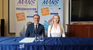 Studenci z MANS w Łomży z pomocą w ramach KPO. Bezzwrotne wsparcie ma zachęcić do pielęgniarstwa [VIDEO i FOTO]