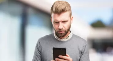 Dostałeś takiego SMS-a z ZUS? Natychmiast zgłoś go pod numer 8080!