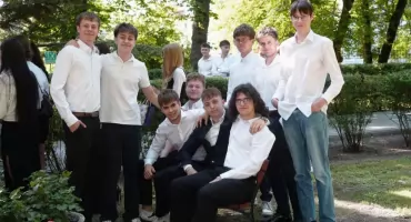 Emocje, nagrody i wiatr w żagle. Tak żegnano rok szkolny w II LO [FOTO]