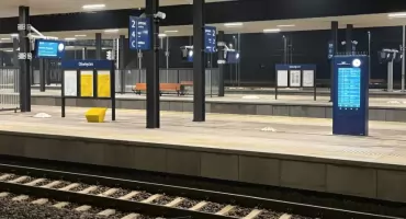 Pociągi wróciły, ale na stacji wciąż głucha cisza. Łomżyńscy społecznicy walczą o cywilizację na peronie