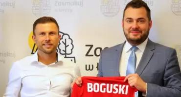 ŁKS zagra z artystami. Boguski na boisku!