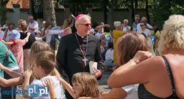Biskup Łomżyński zaprasza dzieci, dziadków i opiekunów na spotkanie w ogrodach biskupich
