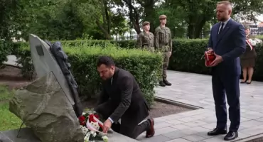 Hołd dla zamordowanych gimnazjalistów z 1863 roku [FOTO]