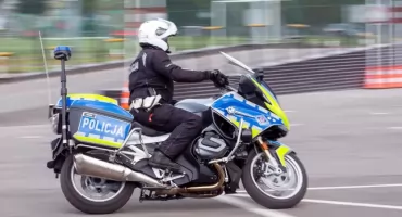 Popisy motocyklistów w Starych Kupiskach. Dwóch kierowców straciło prawa jazdy