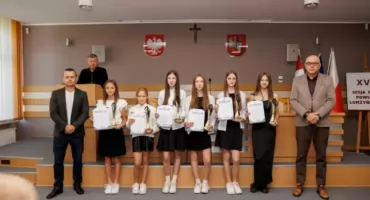 Najlepsi młodzi sportowcy z powiatu łomżyńskiego wyróżnieni! [FOTO]