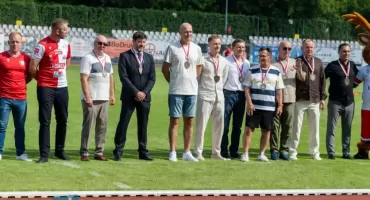 Medale dla ludzi, którzy tworzyli historię ŁKS-u Łomża [FOTO]