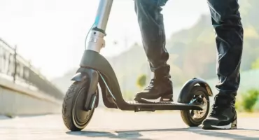 Jak wybrać wygodną hulajnogę elektryczną na długie dystanse?